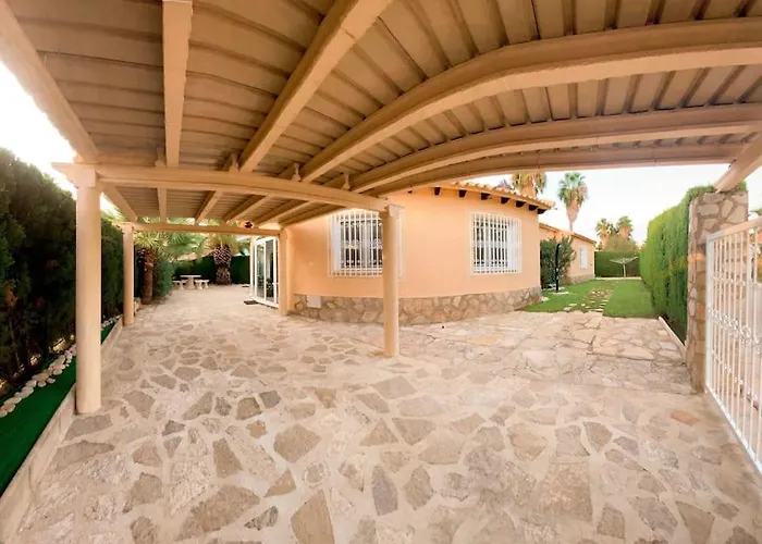 Impresionante Villa Con Piscina Climatizada - Oliva Nova